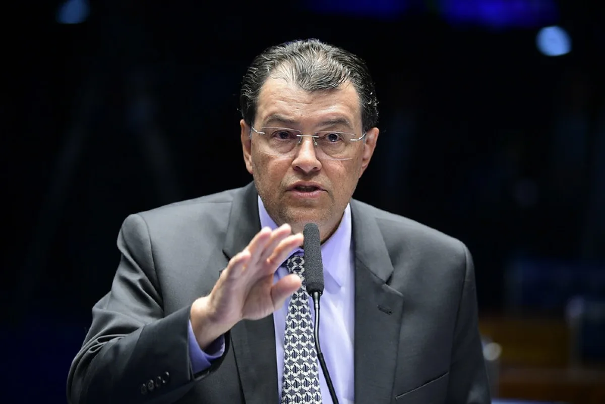 Eduardo Braga é o relator do projeto dos minerais críticos no Senado