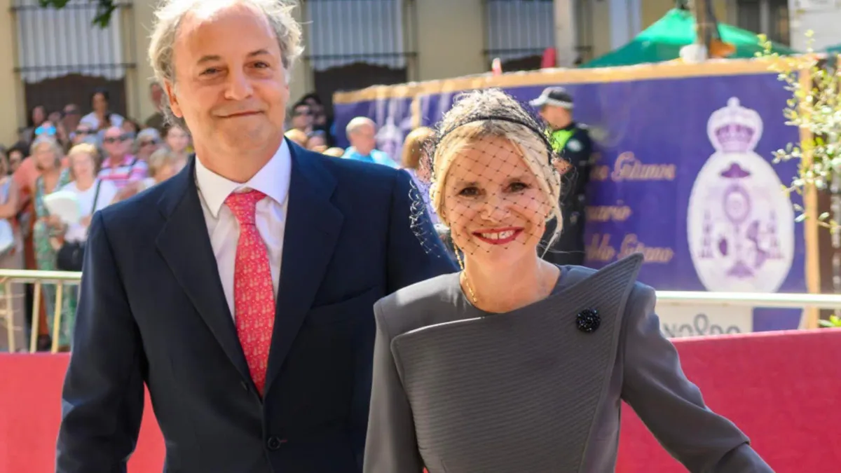 Las divertidas fotos de Eugenia Martínez de Irujo con su marido en su escapada a Biarritz: "Recuerdos de un sábado de verano"