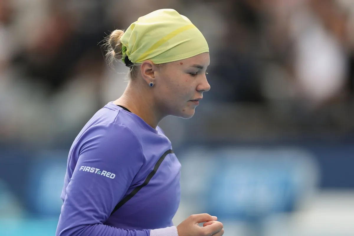 Диана Шнайдер обыграла Каролину Мухову в третьем круге WTA-1000 в Ухане