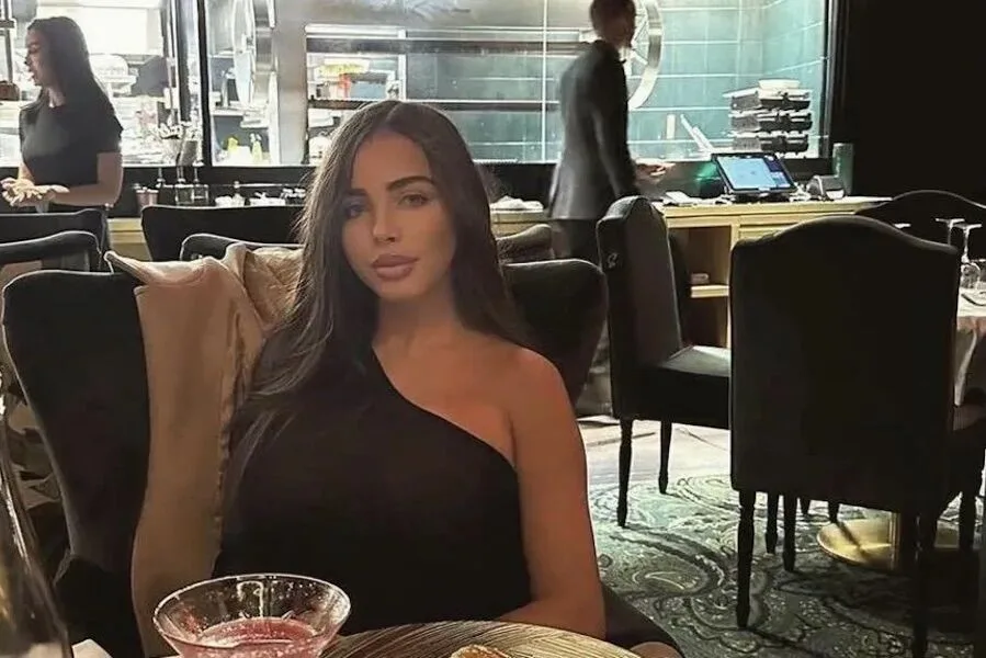 Influencer encontrada morta e queimada, numa vinha: “Conheceu o rapaz errado”