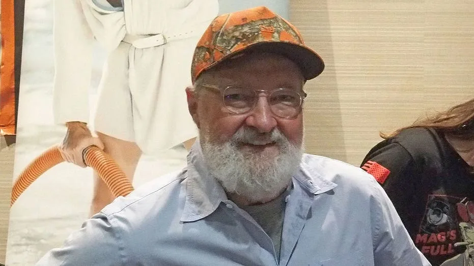 Randy Quaid blasts Anne Hathaway ‘Days of Thunder’ casting, says sequel needs ‘sex appeal’