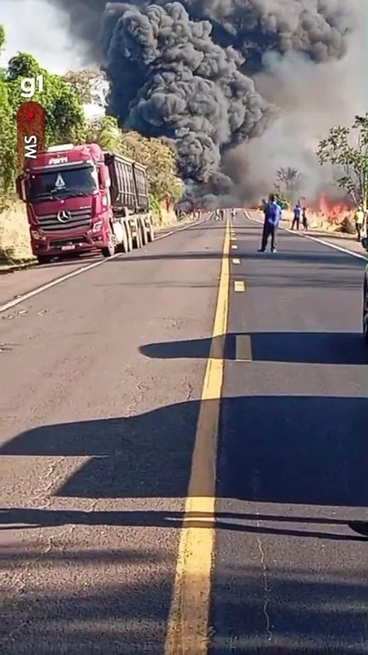 Acidente entre carretas causa explosão e deixa 4 mortos na BR-163, em MS