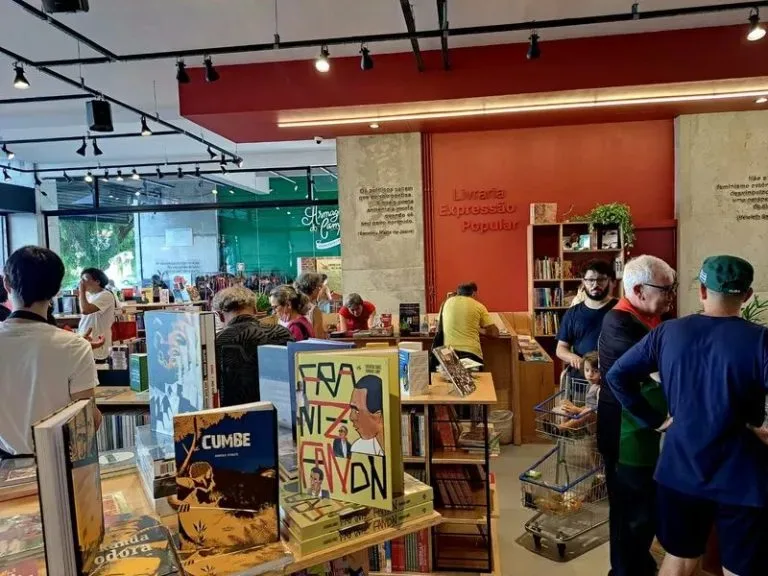 Livraria Expressão Popular comemora 16 anos com festa cubana