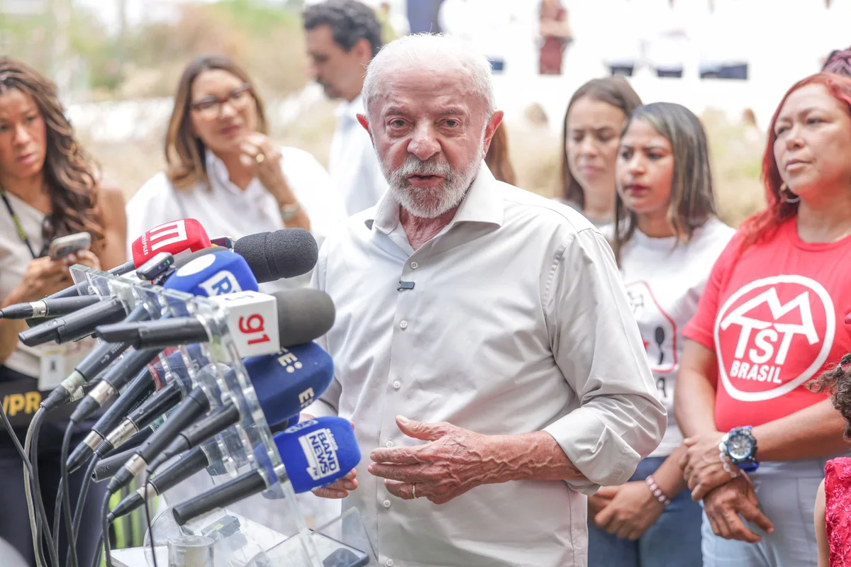Lula: “Não vou comprar um celular; não tenho dinheiro”