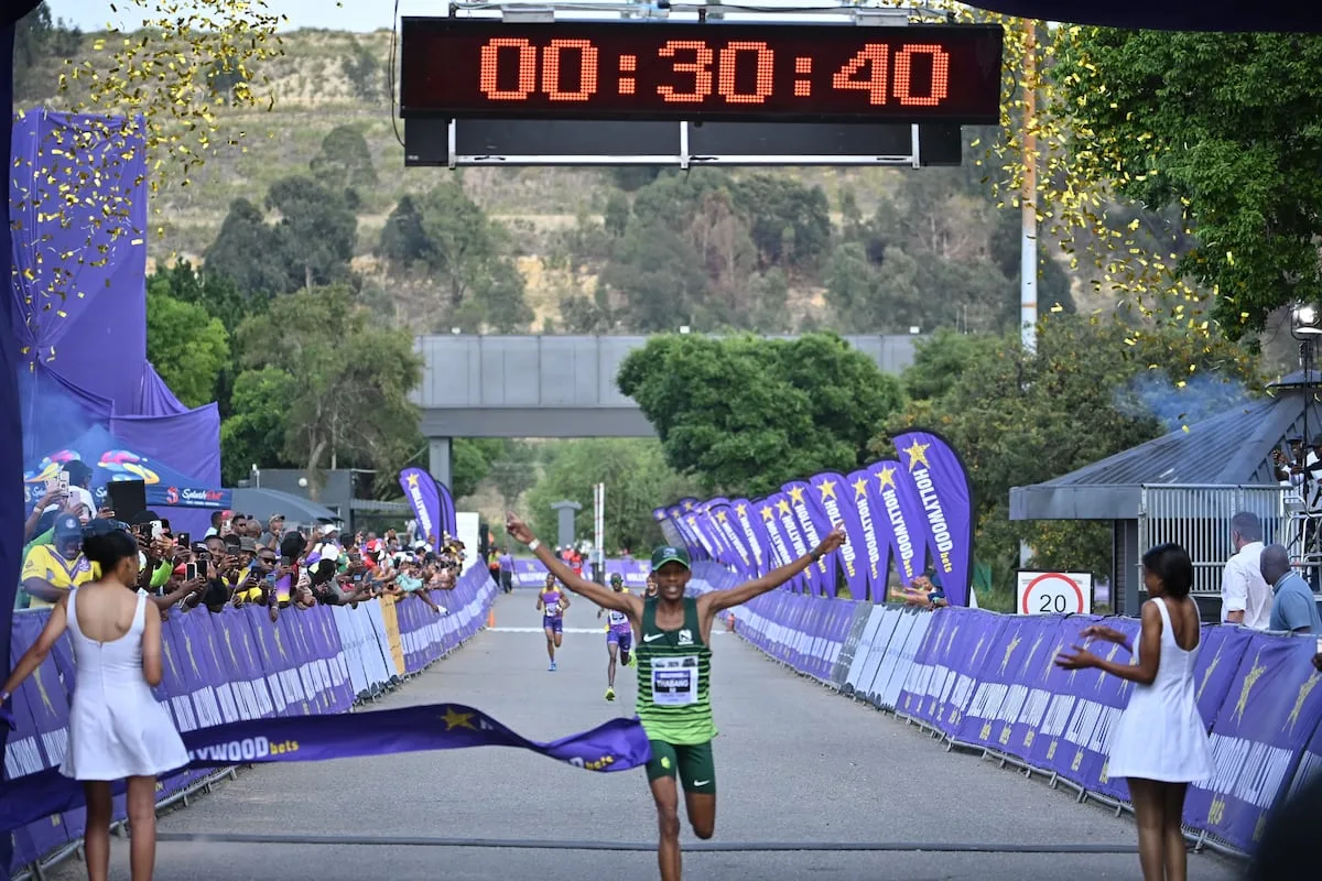 Mosiako runs on fumes to defend 10km Joburg title