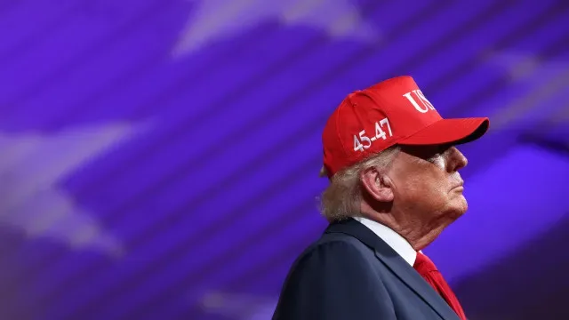 Trump e Rússia: Senadores pedem mudança de rumo no plano de gasóleo