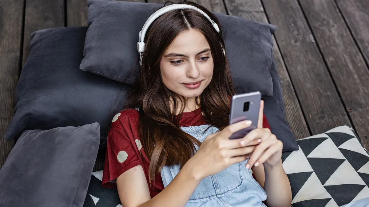 Hemos encontrado en oferta los auriculares inalámbricos mejor valorados de Sony: con envío rápido, por menos de 35€ y en el color más tendencia