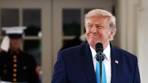 Trump anuncia una subida al 50% de los aranceles sobre automóviles y otros productos de origen canadiense
