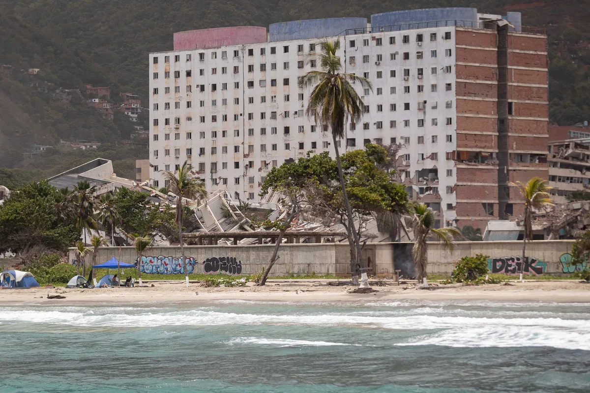 Hugo Chávez sabía que un terremoto podía derribar los edificios, aun así, los construyó