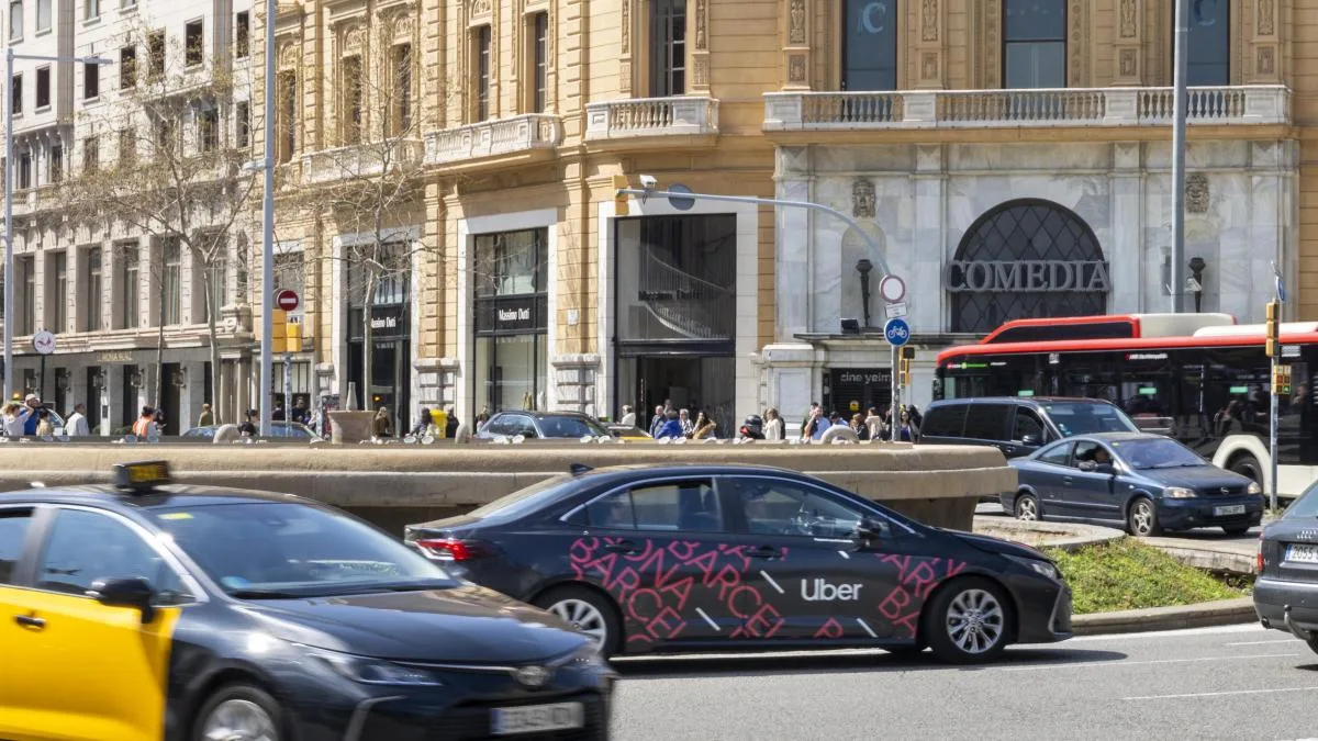 Nuevo suplemento del taxi de Barcelona de dos euros las noches de viernes, sábados y festivos