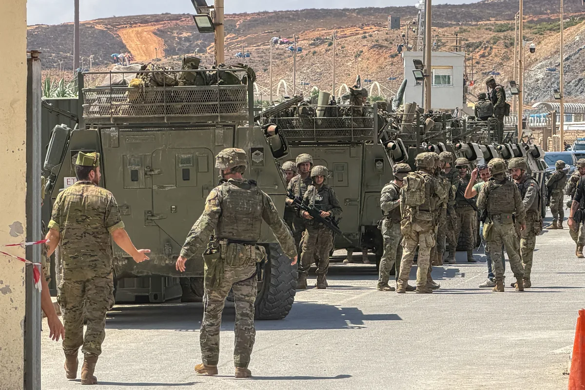 Defensa confirma 24 contagiados por sarna entre los militares desplazados a Ceuta