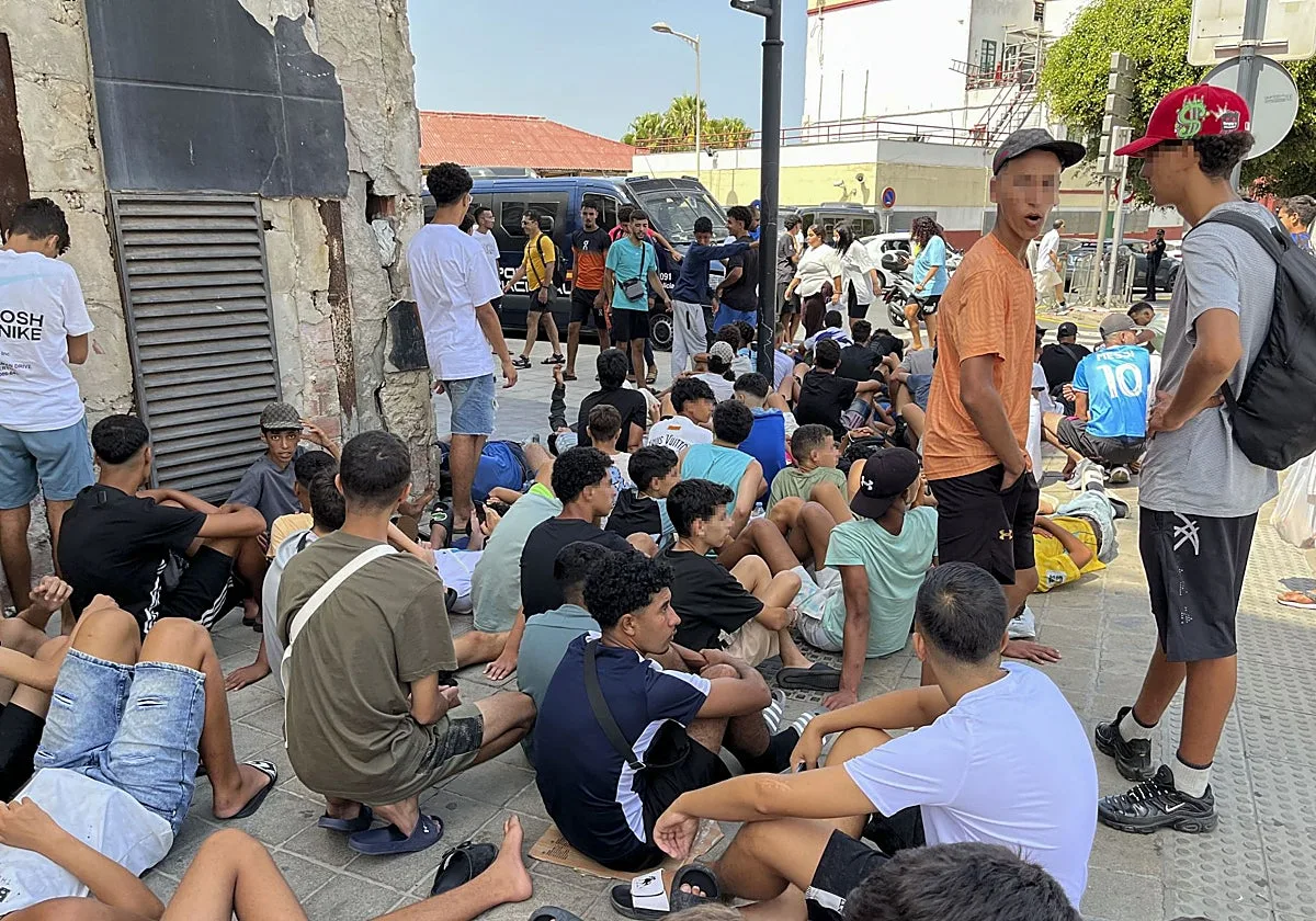 La Junta advierte que no cuenta con capacidad de acoger menores de Ceuta: «Nuestro sistema no lo soporta»