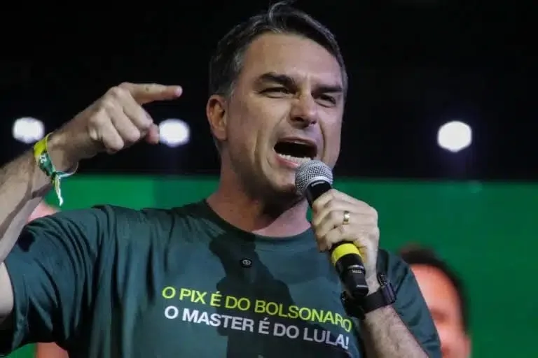 Flávio Bolsonaro usava o Confide, app dos assassinos de Marielle, para falar com Willer Tomaz, ligado a Vorcaro