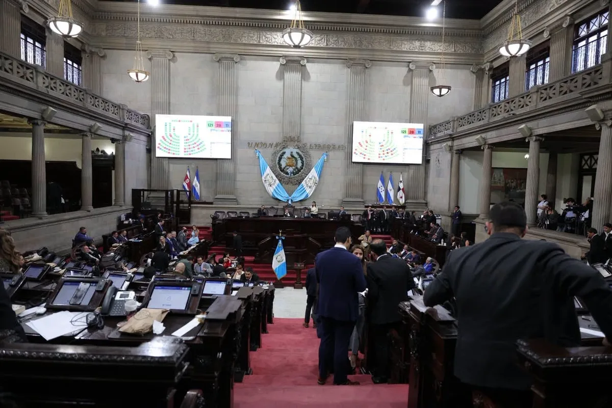 Diputados de Guatemala retiran tres interpelaciones tras críticas y poco avance en los juicios políticos
