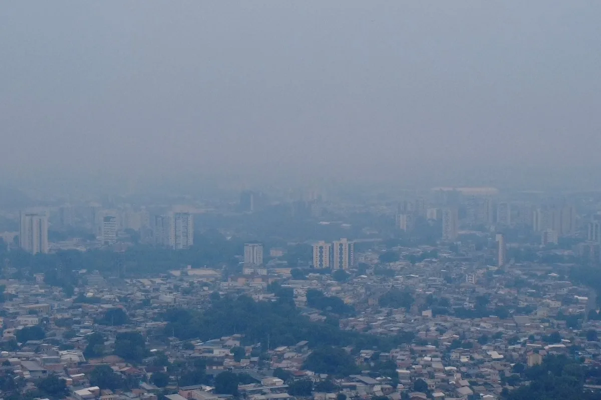 Há uma década, Manaus enfrenta ciclos de fumaça intensa; meteorologista explica fenômeno
