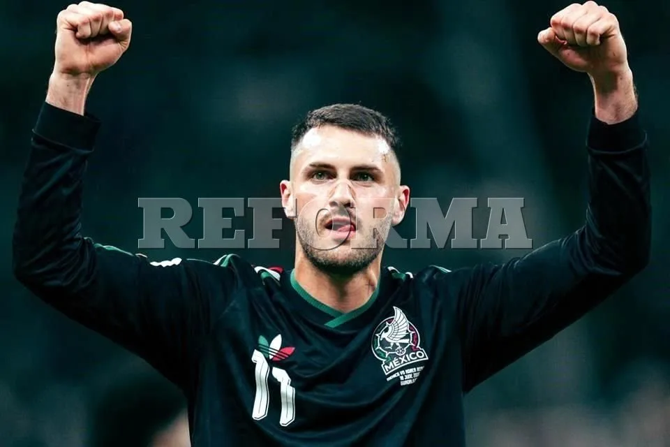 Será Santiago Giménez jugador del Porto