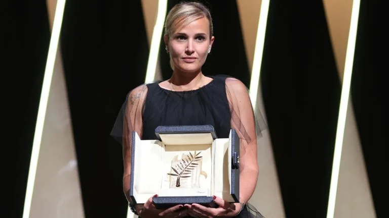 Julia Ducournau va adapter "Mon vrai nom est Élisabeth" d'Adèle Yon au cinéma