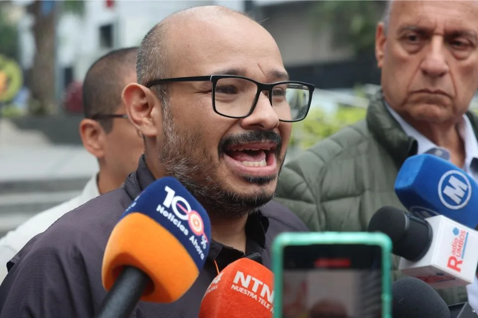 Carlos Julio Rojas obtiene libertad plena tras cierre de expediente de terrorismo