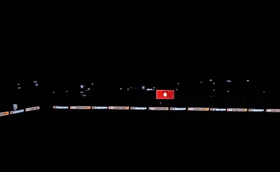 El día que inaugura la iluminación, el partido de Barracas fue demorado por problemas de energía