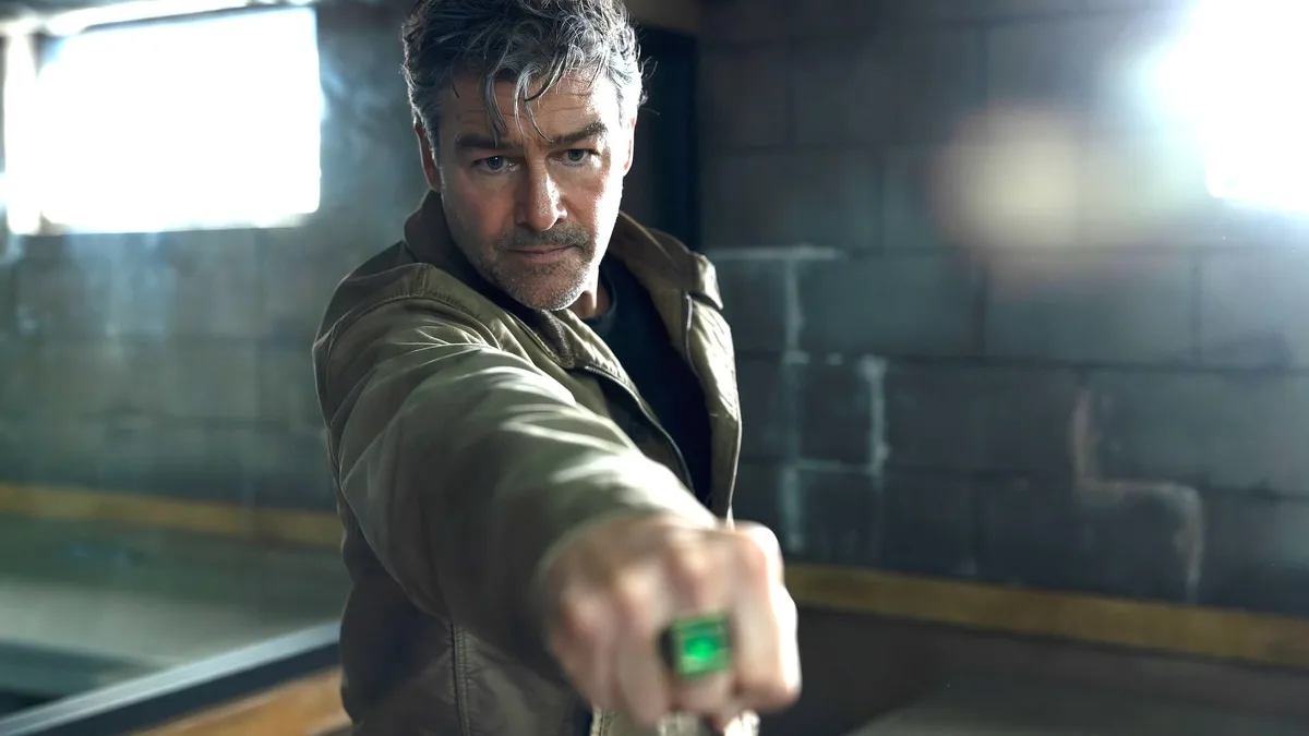 Why Even Superhero Haters Love ‘Lanterns’