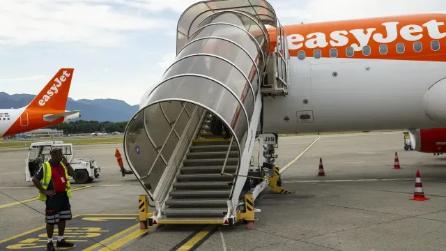 Pilotos da EasyJet França adiam greve para fim de setembro