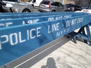New York : une femme tuée par la police après avoir poignardé deux personnes