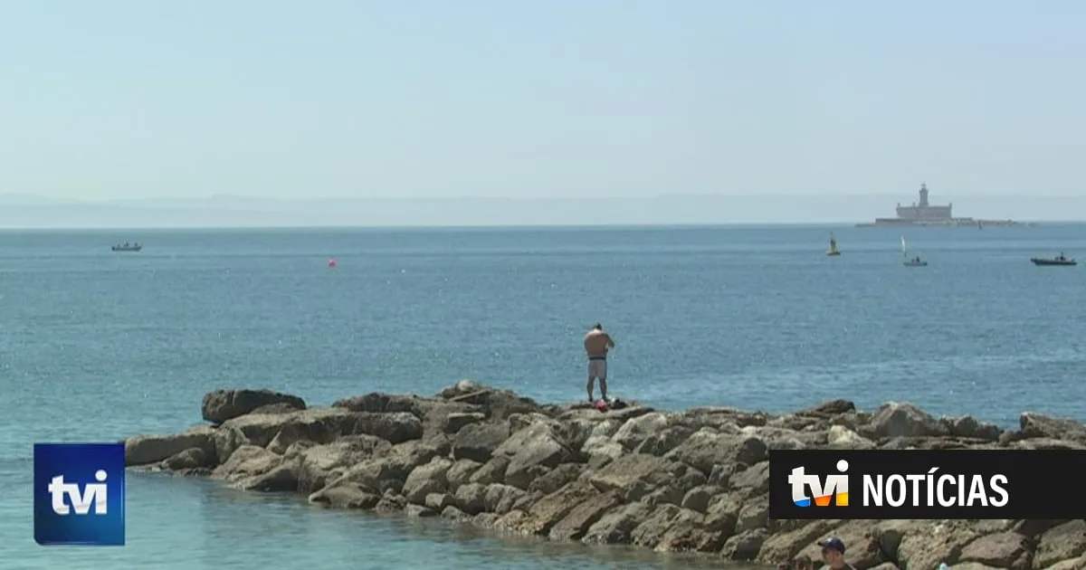 O verão já acabou mas, até ao final desta semana, mantém-se o aviso para tempo quente