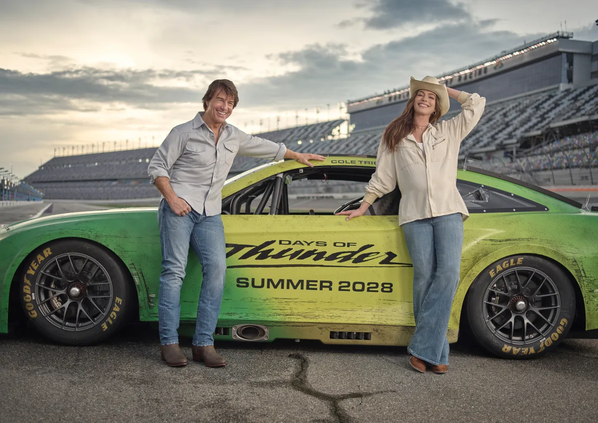 Anne Hathaway Joins Tom Cruise In ‘Days Of Thunder 2’ At Paramount