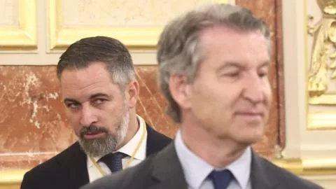 Economistas e inversores extranjeros ven riesgos en un Gobierno en el que participe Vox y recuerdan el precedente de Le Pen en Francia
