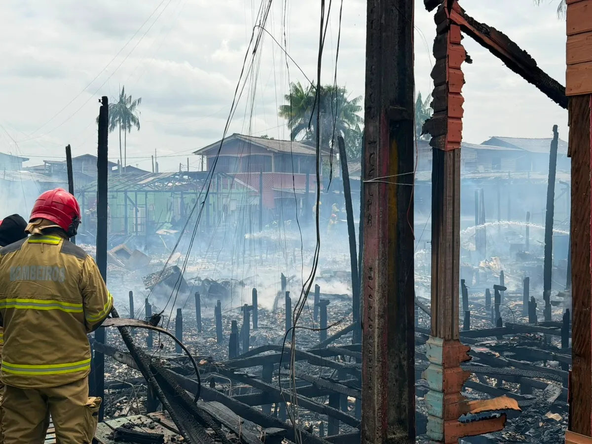 Família lamenta perdas durante incêndio no AP: 'aquilo que tu construiu com tanto sacrifício'