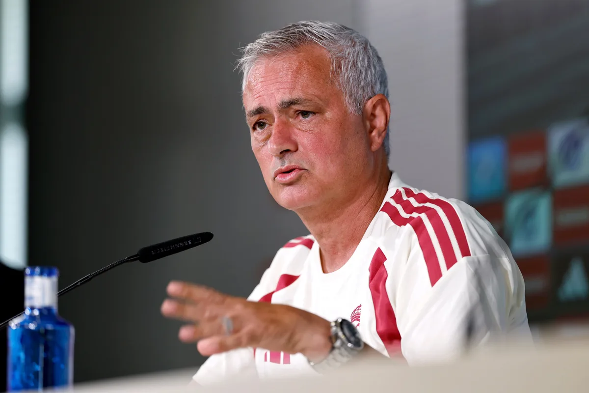 Mourinho: “En cada título del Madrid tenía una llamada del presi...”