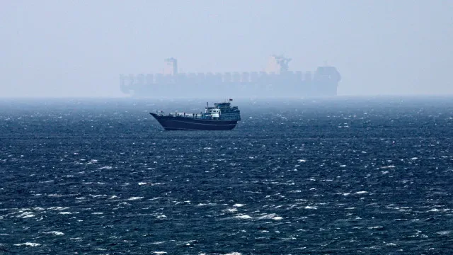 EUA desmentem Irão e afirmam que nenhum navio colidiu com minas em Ormuz