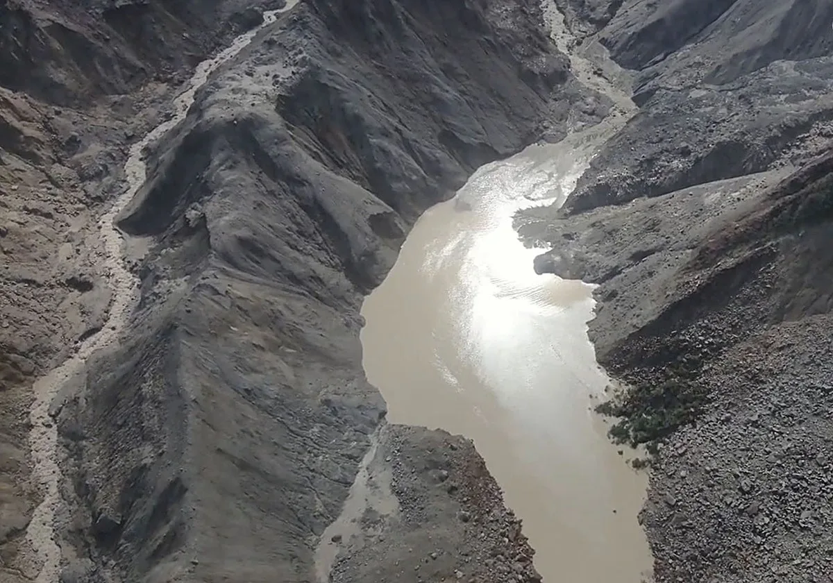 Nepal advierte del colapso de un lago en el Tíbet y urge a los rescatistas a buscar refugio
