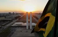 Waack: Crise institucional no STF se funde com a eleição