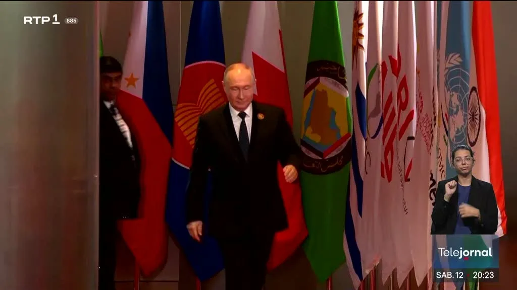 Putin ameaça Europa: "Enviar tropas para a Ucrânia significa guerra contra a Rússia"