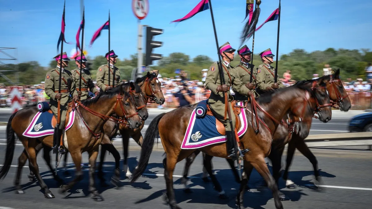 Critiquée pour son impréparation face à la menace russe, la Pologne organise la plus grande parade militaire de son histoire