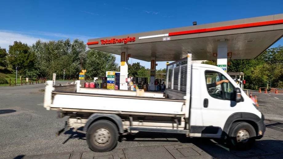 Carburants : le gouvernement va "prolonger jusqu’au 31 décembre" les aides pour les filières professionnelles concernées