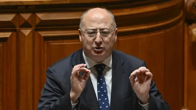 Ministro da Agricultura garante apoios para produtores do Douro
