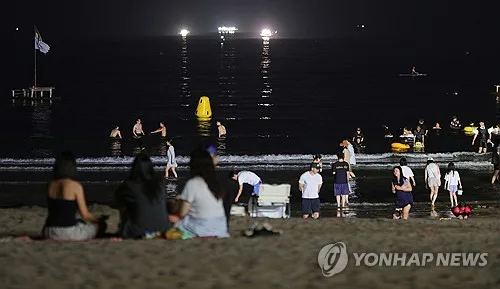 '제주 밤낮없는 더위 언제까지'…성산 밤 최저 27.6도