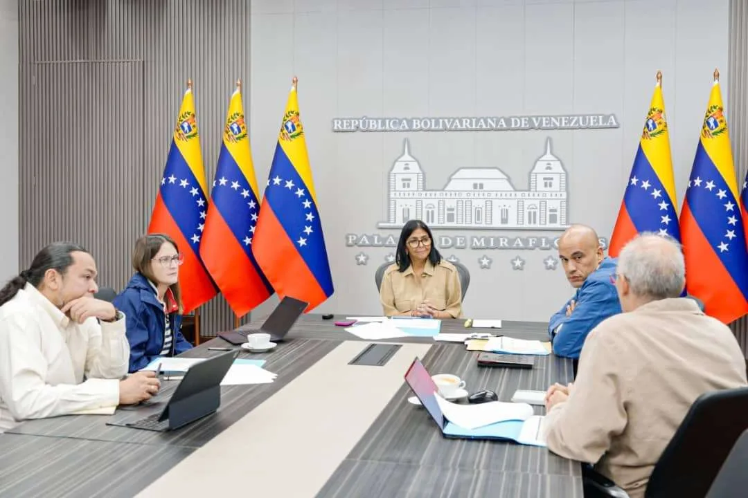 Delcy Rodríguez supervisa plan de reingeniería y reestructuración del Estado