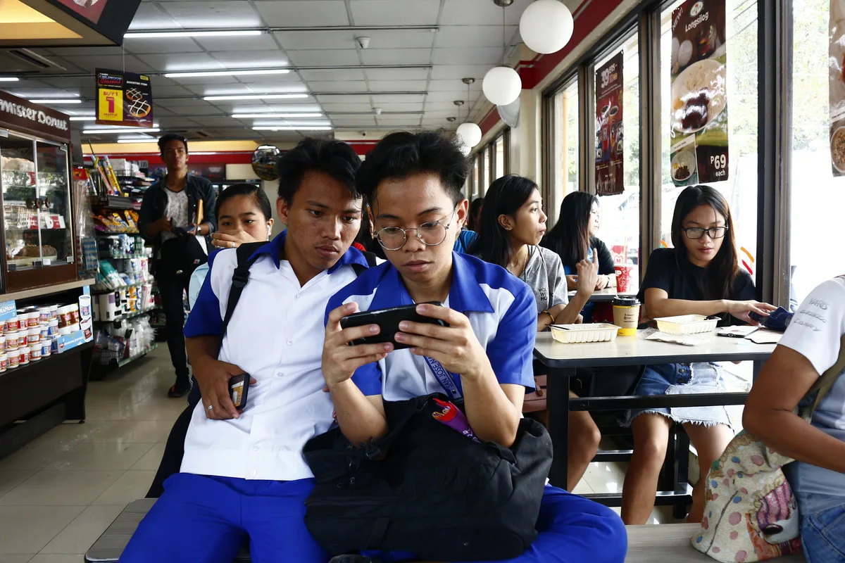 How School Violence Catalyzed Philippine Lawmakers to Crack Down on Kids’ Social Media Use
