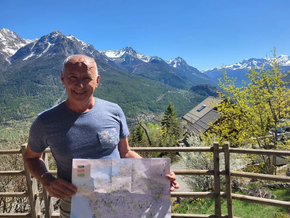 L’ancien maire Pierre Leroy parcourt la France à pied pour parler des enjeux climatiques : « Ils ont tous compris »