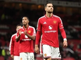 Coupe de la ligue anglaise. Manchester United totalement renversé par Brighton après avoir mené 2-0