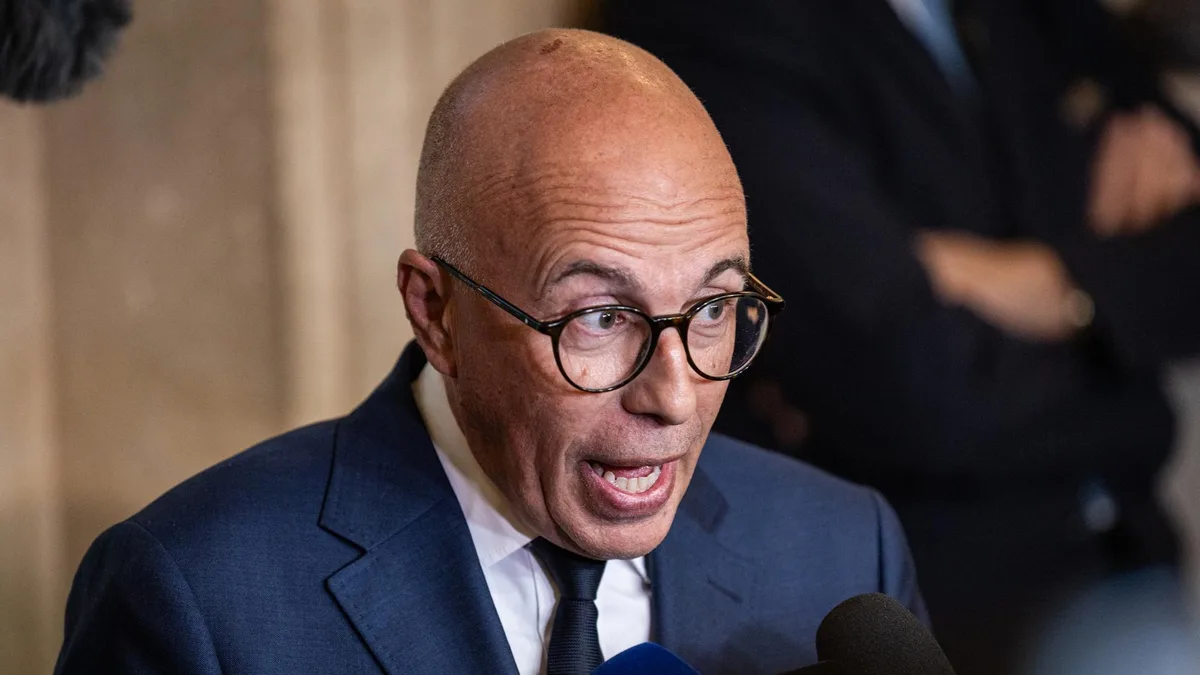 Cette ambition d’Éric Ciotti sur le drapeau français à l’école douchée par le ministre de l’Éducation nationale