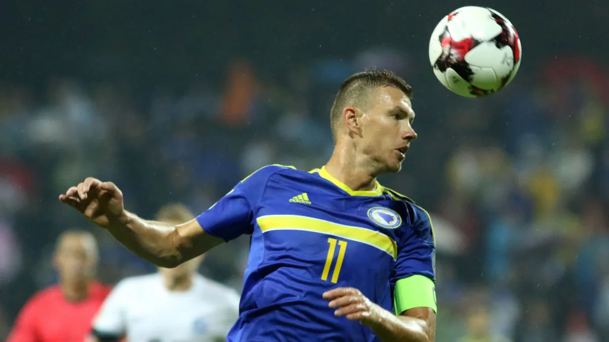 Fußball-Transferticker: Džeko tritt nach über 150 Partien aus Nationalelf zurück