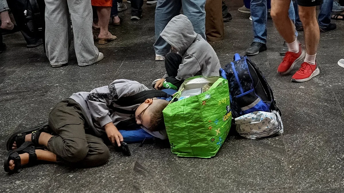 El drama de una familia de Kiev en medio de los ataques rusos: “Ya pienso en llevar bolsas de dormir al subte”
