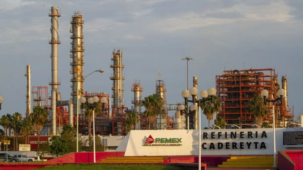 Pemex incumple con calendario de estadísticas petroleras: ‘Se le pasa’ actualizar información operacional