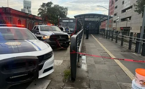 Mujer muere atropellada por Metrobús en Balderas; investigan cómo ocurrió el accidente
