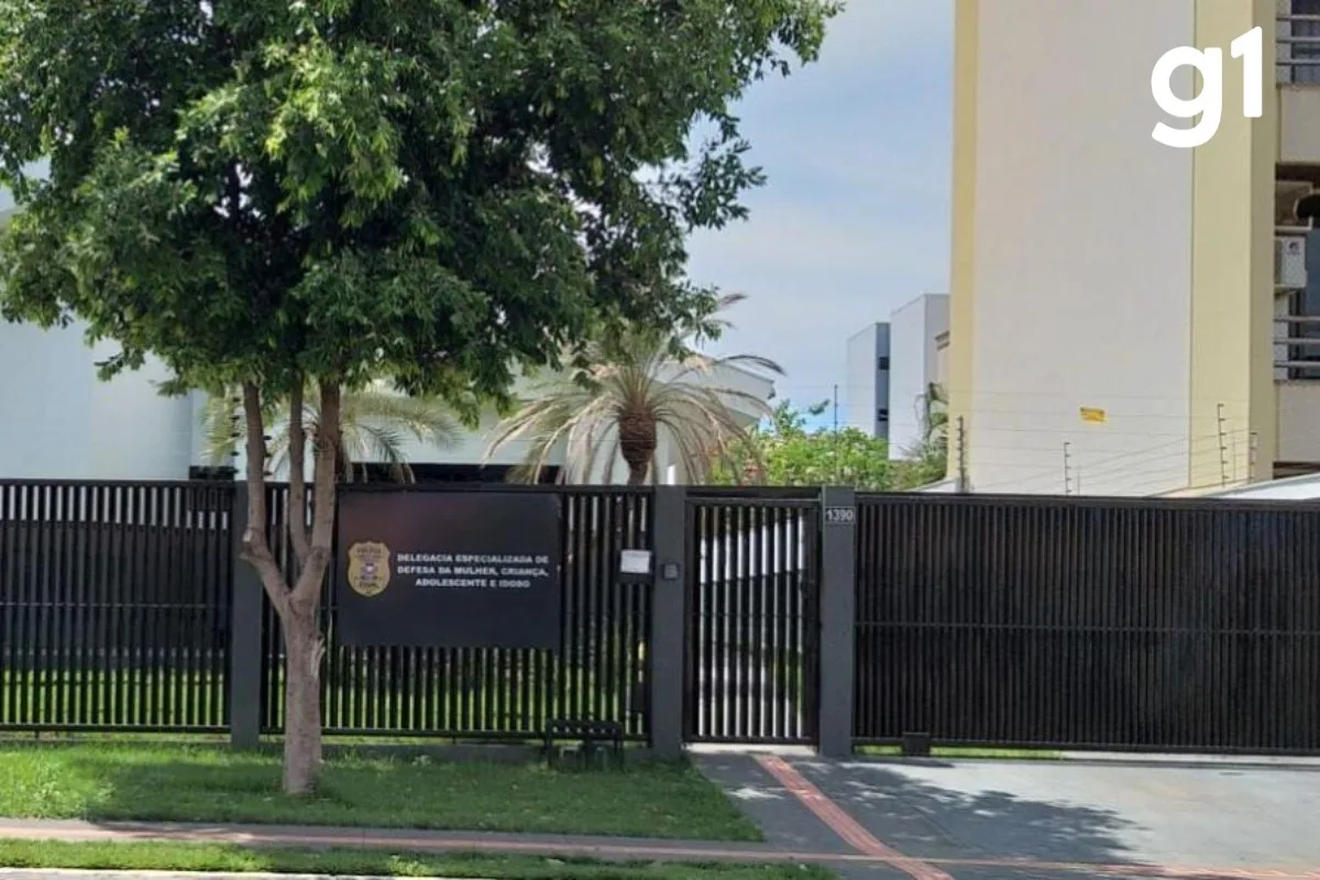 Mulher é presa após marido com desnutrição e pés amputados ser encontrado trancado em casa em MT