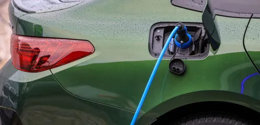 Verbrenner-Aus: Elektroauto-Boom macht CO₂-Ziele erreichbar